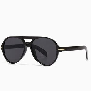 Stylish Black Aviator Sunglasses